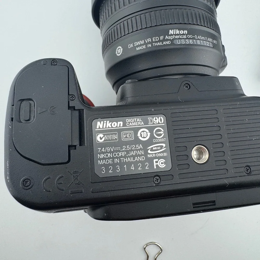 Nikon D90 DSLR Camera 18-105mm VR Lens Black Bundle 12.3MP HD Video FOR PARTS